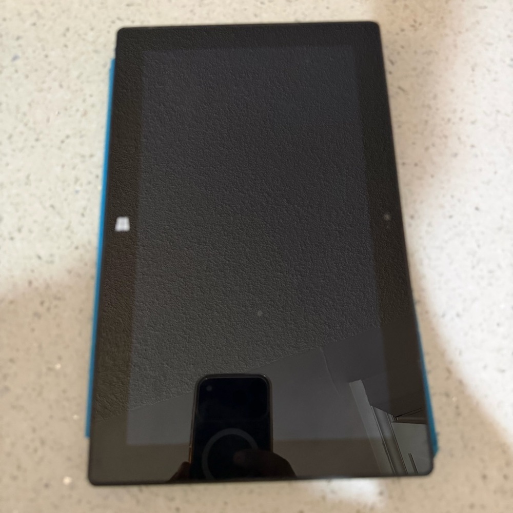 Microsoft Surface RT model 1516 for parts not working
Blue Tablet